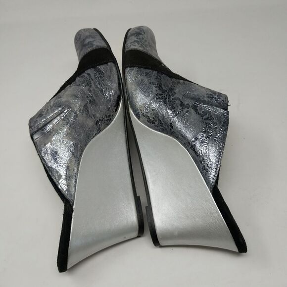 HELLE COMFORT CLOGS. SIZE 9.5". - Picture 15 of 16